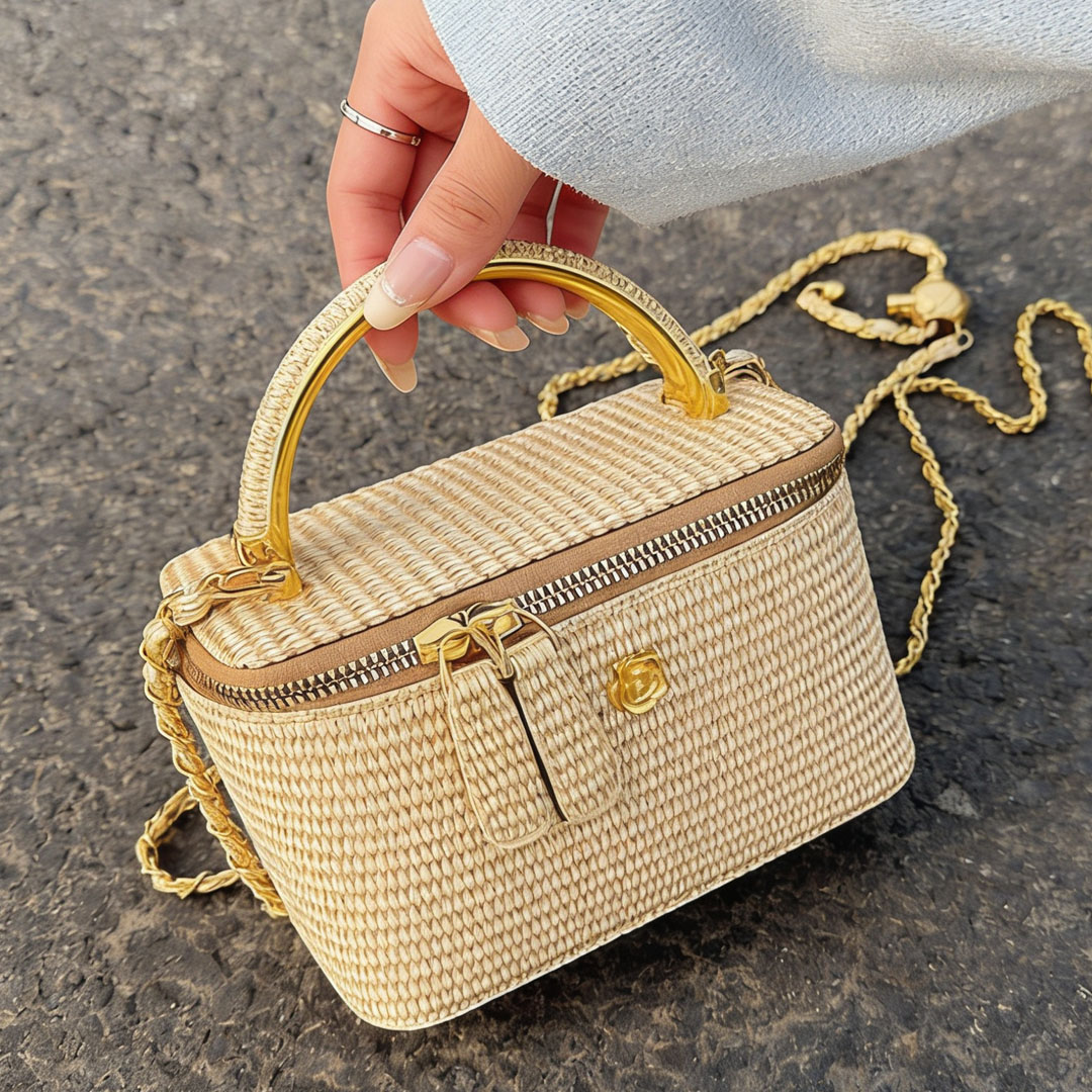 2026년 신상, 짜임 패턴이 돋보이는 작은 사이즈의  - Women Bags 2026 Trends 리뷰 및 가격